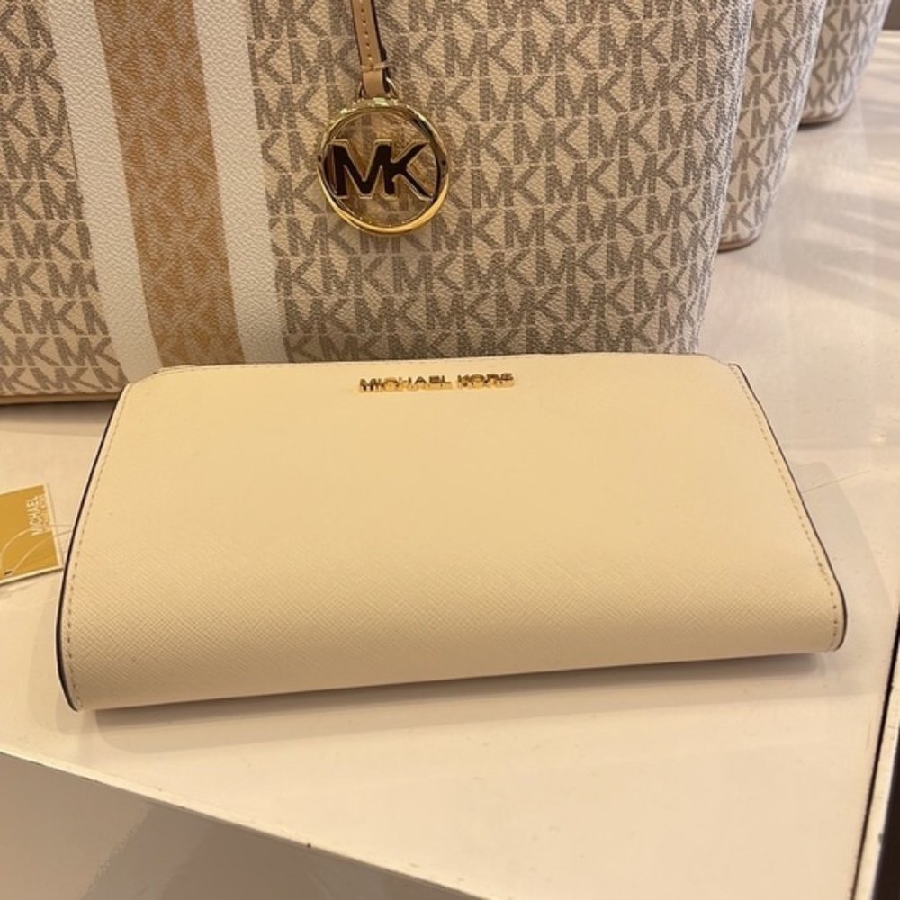 Michael Kors Jet Set Travel Large Double Zip Wristlet Wallet Light Cream Leather - Picture 5 of 16